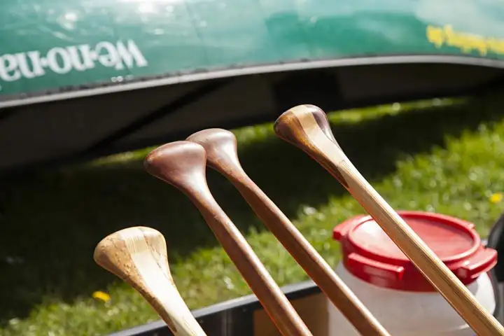 Paddelgriffe aus Holz<br><span class='minortext'>Foto: Erhardt</span>